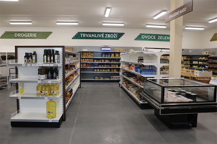 width="1200"