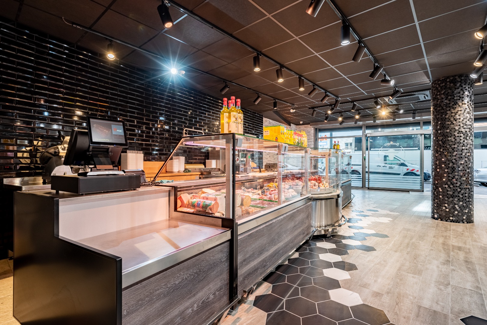 Neutral module Missouri NC 120 cash desk 085, Refrigerated counters Missouri MC 120 deli PS, Missouri MC 120 deli accent PS/P, convenient store Bouche Qui Rit (France)