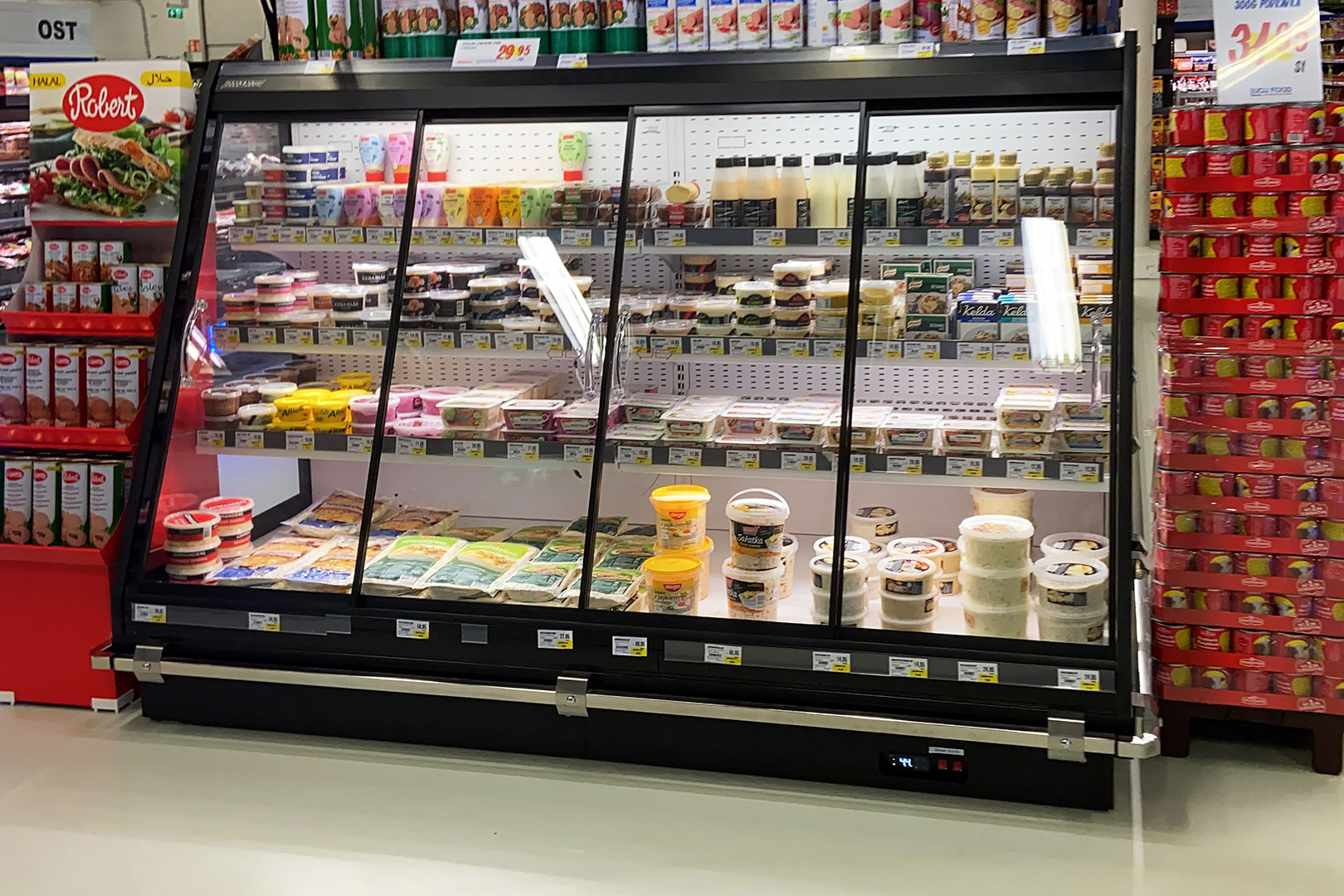 Niskie regały chłodnicze Louisiana eco MSV 105 MT D, supermarket (Szwecja)