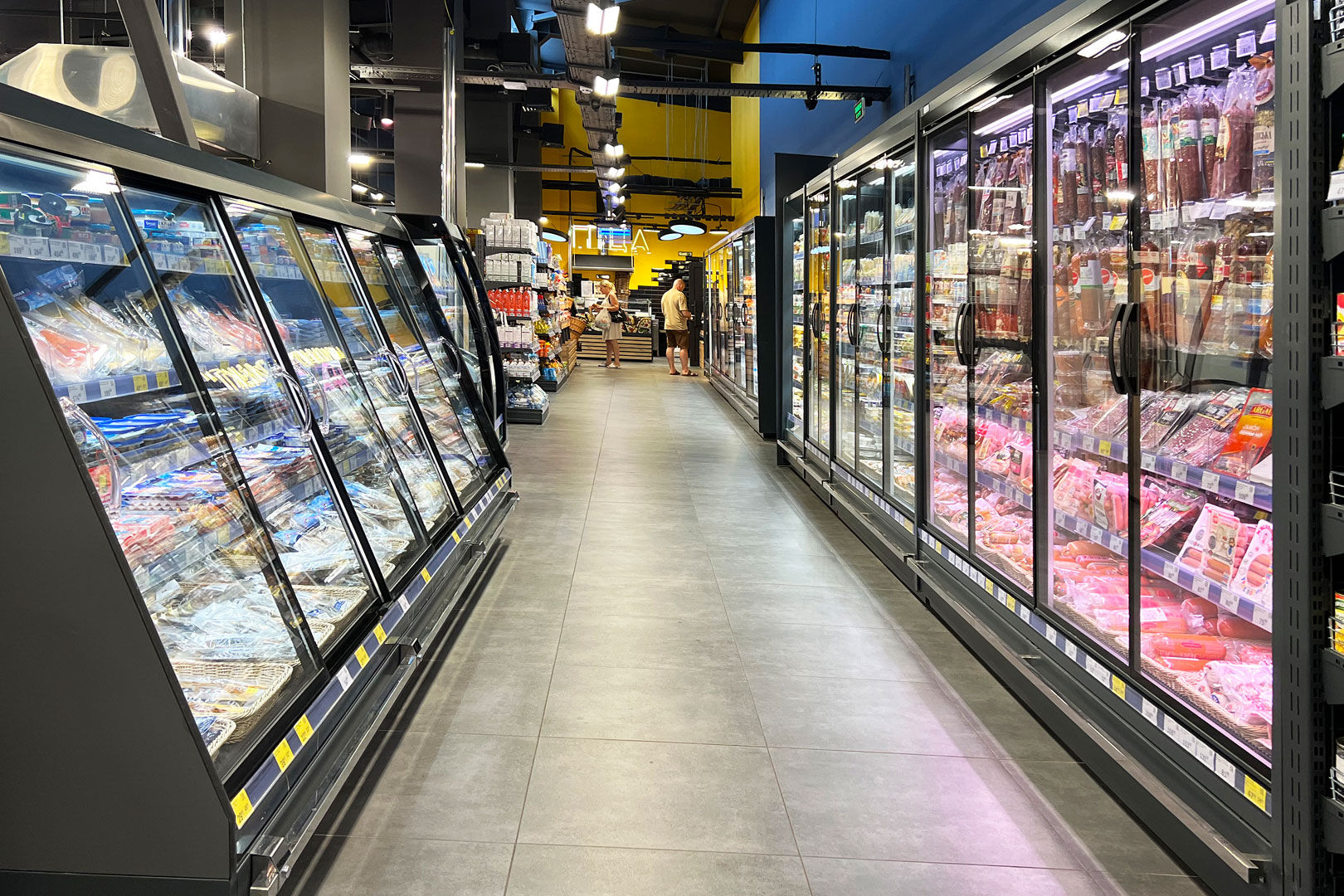 Refrigerated multideck cabinets Indiana MV 080 MT D 205 М, semi-vertical cabinets Louisiana eco MSV 105 MT D, supermarket Fora
