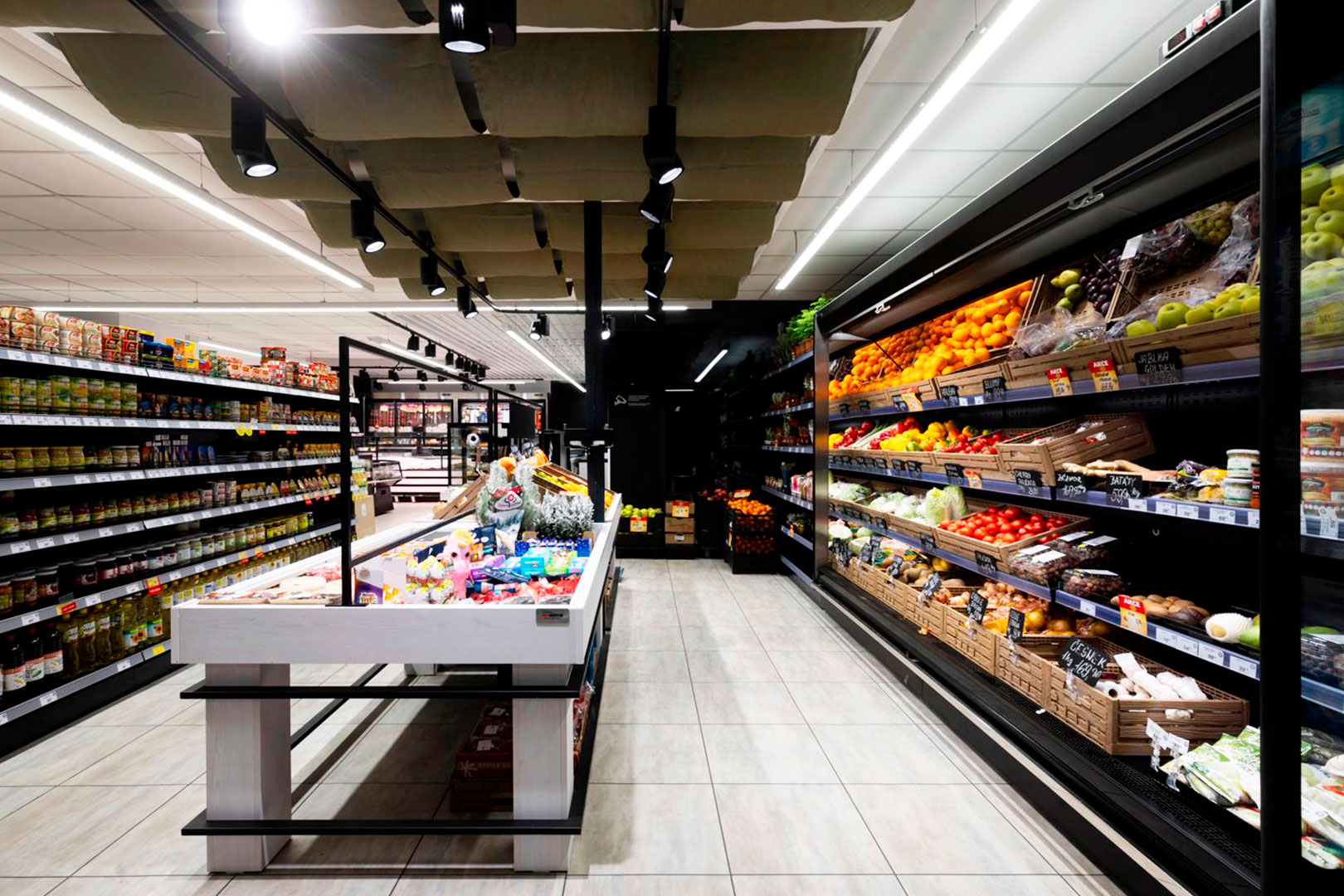 Refrigerated multideck cabinets Louisiana FV MV 095 VF O 210-DLM, convenience store Flop, Czech Republic