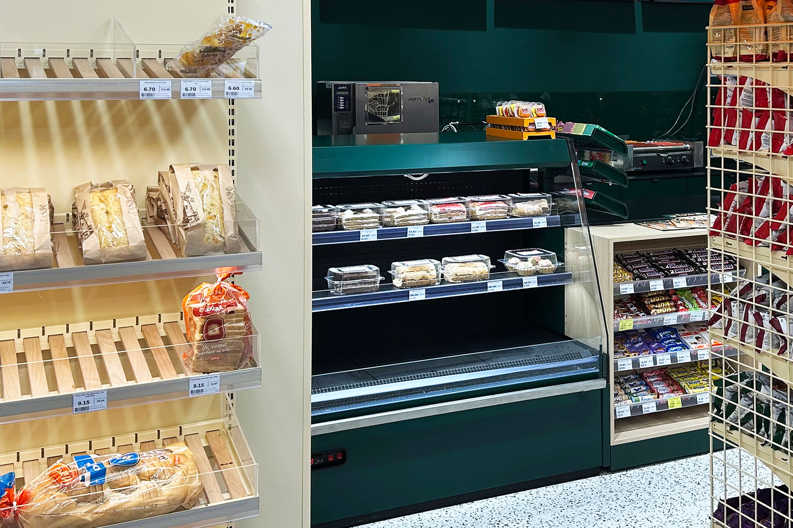 Semi-vertical cabinet Indiana eco MSV 070 MT O 130-DLM, Foxi convenience store, Moldova Semi-vertical cabinet Indiana eco MSV 070 MT O 130-DLM, Foxi convenience store, Moldova