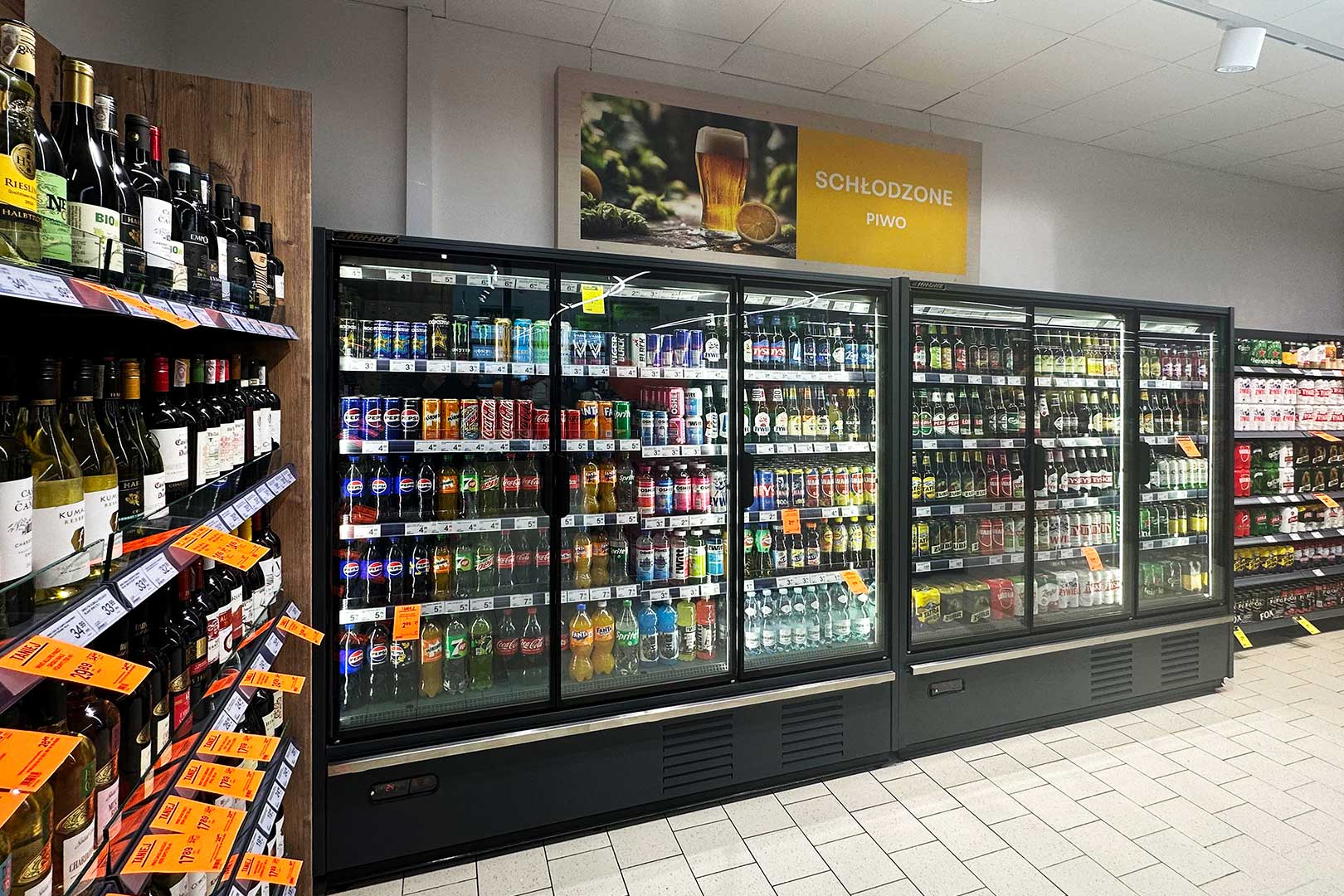Refrigerated multideck cabinets Indiana medium AV 085 MT D 210-DLM, Delikatesy Centrum сonvenience store, Poland Refrigerated multideck cabinets Indiana medium AV 085 MT D 210-DLM, Delikatesy Centrum сonvenience store, Poland